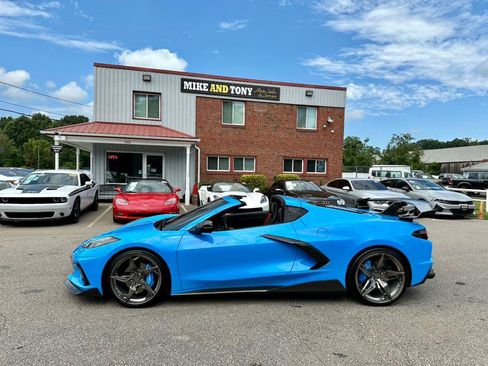Used 2021 Chevrolet Corvette Stingray Coupe w/ Engine Appearance Package RWD image 4