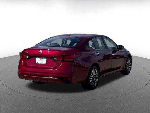 Used 2025 Nissan Altima 2.5 SV image 14