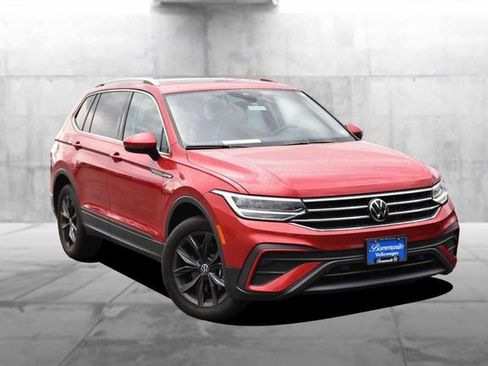 Certified 2024 Volkswagen Tiguan SE AWD/4WD image 2