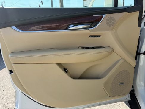 Used 2018 Cadillac XT5 Premium Luxury image 7