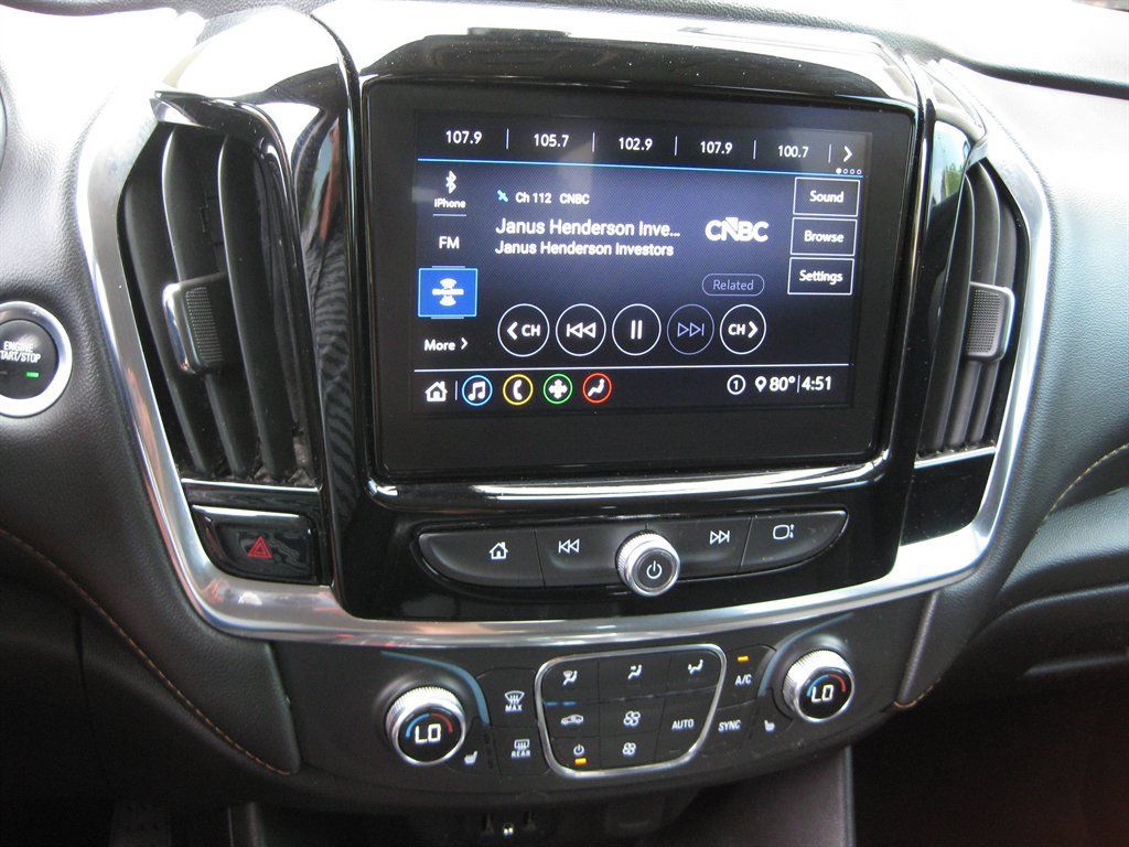Used 2021 Chevrolet Traverse LT FWD image 18