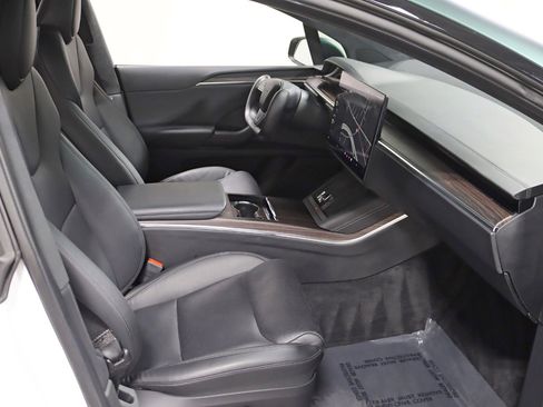 Used 2022 Tesla Model X image 35