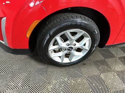 Used 2024 Kia Soul LX w/ Option Group 015 FWD image 9