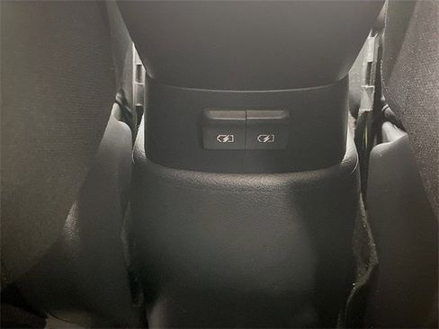 Used 2022 Nissan Kicks S image 24