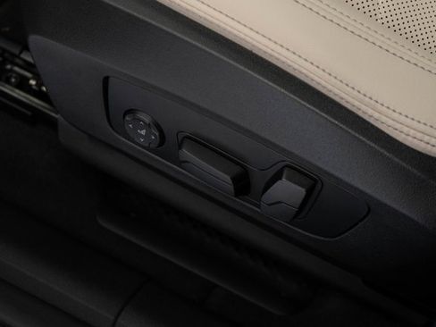 Used 2024 BMW X1 xDrive28i w/ Technology Package image 21