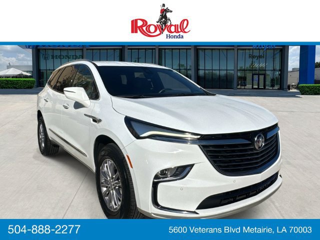 Used 2024 Buick Enclave Essence FWD image 1