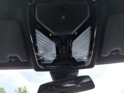 Used 2023 BMW 330i Sedan w/ M Sport Package image 29