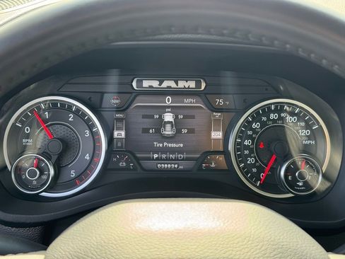 Used 2024 RAM 2500 Laramie AWD/4WD image 29