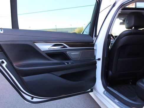 Used 2019 BMW 740i w/ Cold Weather Package RWD image 28