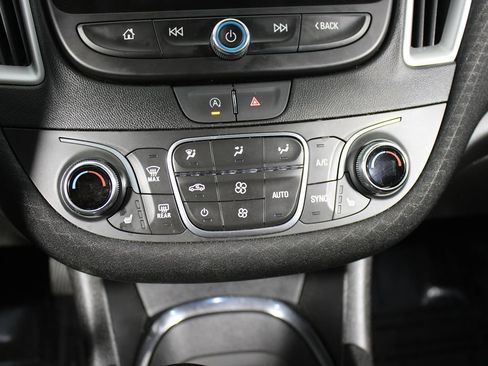Used 2023 Chevrolet Malibu LT FWD image 16