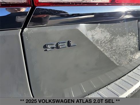 Used 2025 Volkswagen Atlas SEL image 13
