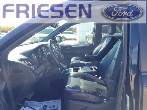 Used 2011 Dodge Grand Caravan R/T w/ Driver Convenience Group image 13