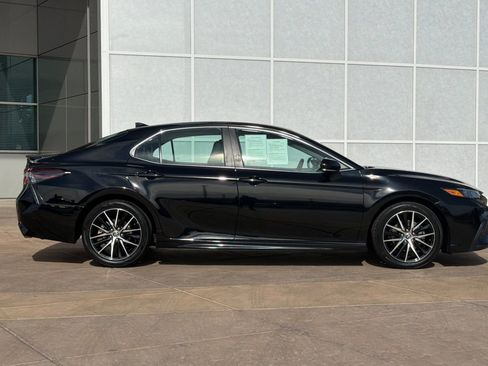 Certified 2023 Toyota Camry SE image 3