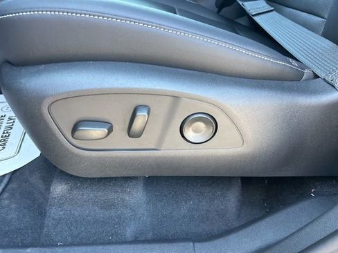New 2026 Chevrolet Traverse LT w/ Sun and Wheel Package FWD image 16