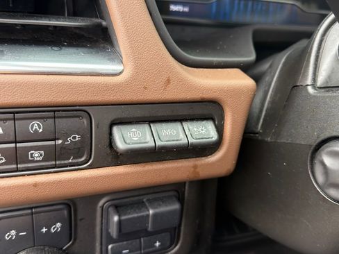 Used 2022 Chevrolet Suburban High Country w/ LPO, Illumination Package image 16