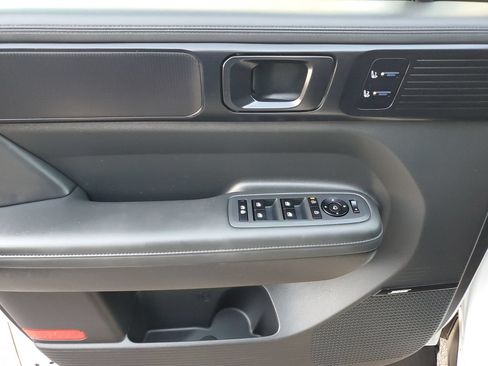 Used 2025 Hyundai Santa Fe Calligraphy FWD image 16