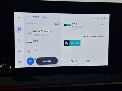 Used 2025 Toyota Prius LE image 14