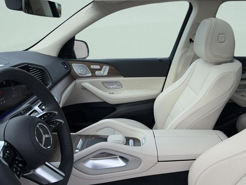 New 2026 Mercedes-Benz GLS 450 4MATIC image 30