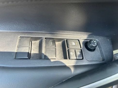 Used 2020 Toyota Corolla SE FWD image 10