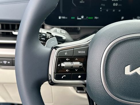 New 2026 Kia Carnival SX w/ SX Dark Edition Package FWD image 12
