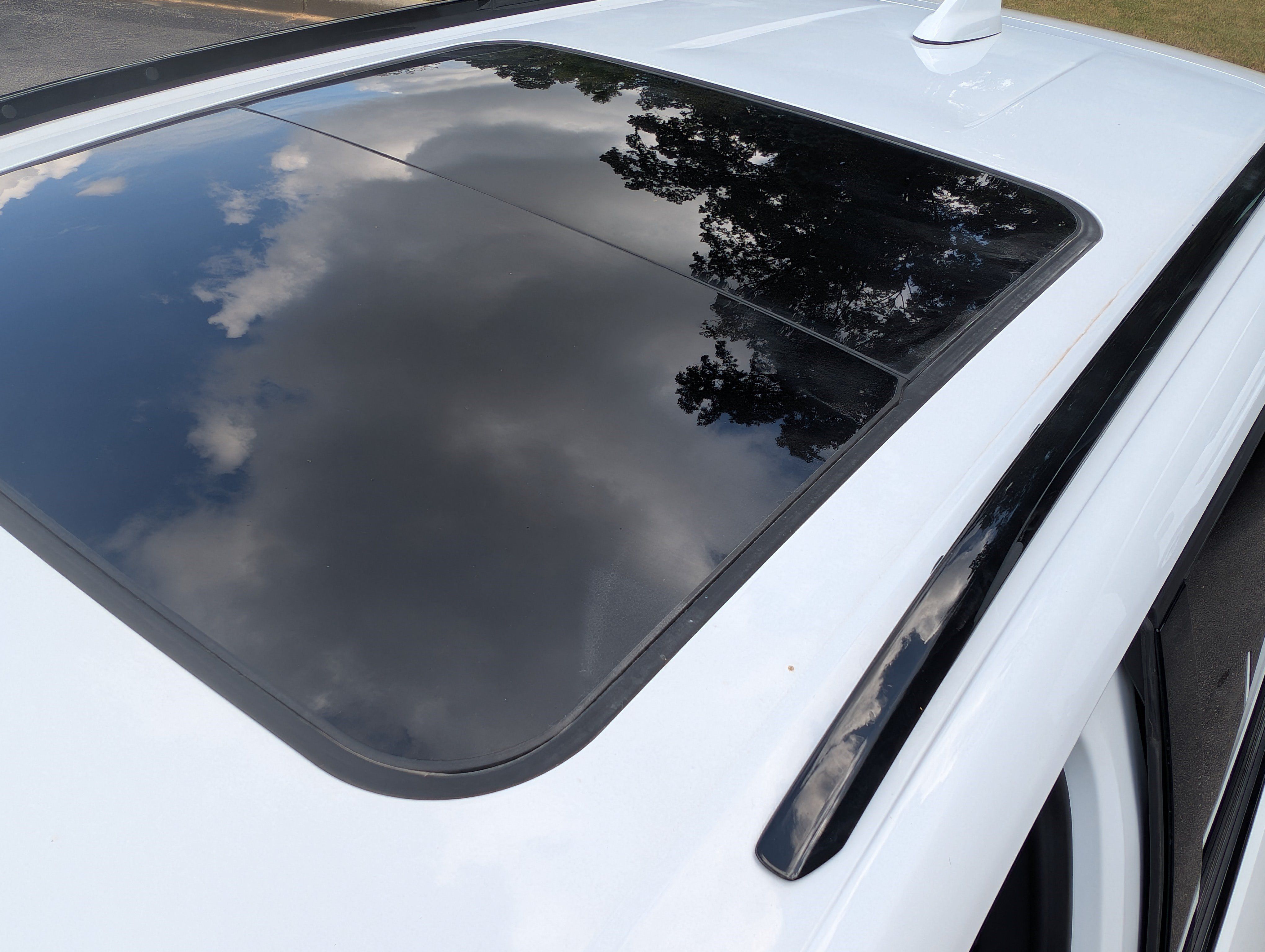 Used 2024 Chevrolet Equinox EV RS w/ LPO, Active Package FWD image 14