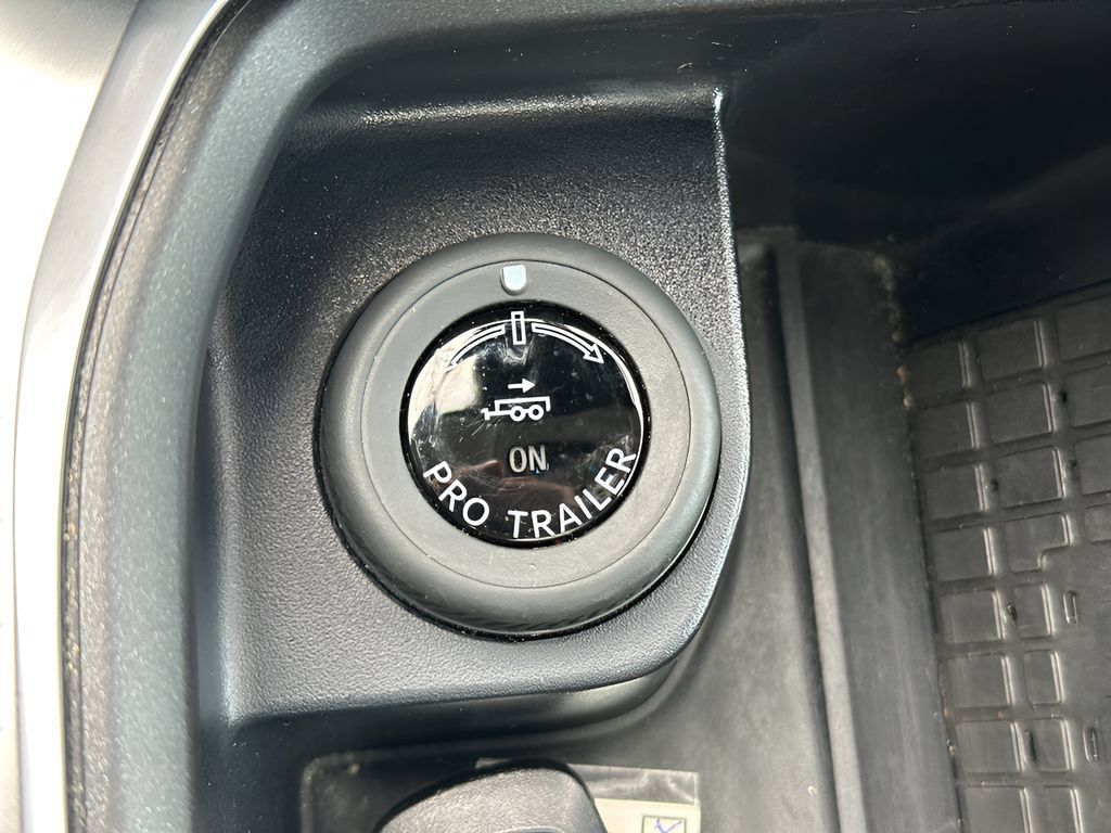 Used 2025 Ford Expedition Active AWD/4WD image 30