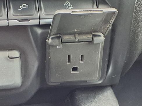 Used 2022 Chevrolet Silverado 2500 LTZ w/ LTZ Plus Package image 23