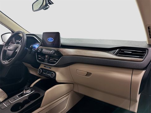 Used 2020 Ford Escape Titanium image 33