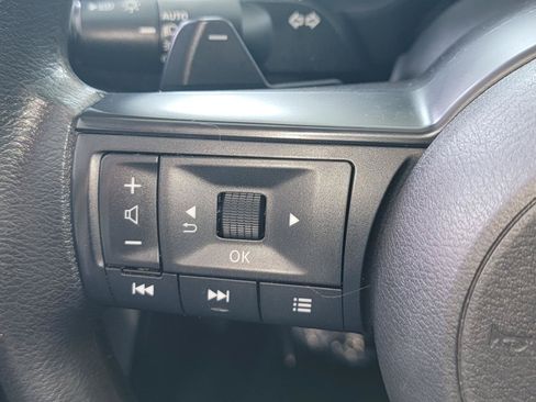 Used 2024 Nissan Rogue S FWD image 18