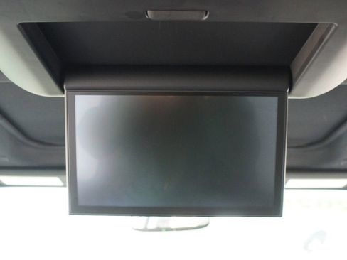 Used 2025 Toyota Sienna XSE w/ XSE Plus Package image 7