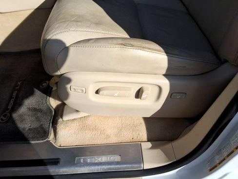 Used 2013 Lexus LX 570 4WD w/ Luxury Pkg image 28