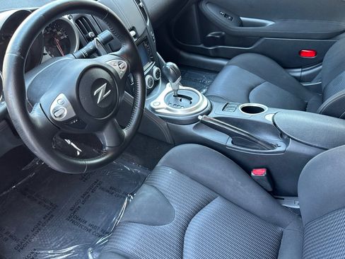 Used 2013 Nissan 370Z Coupe RWD image 10