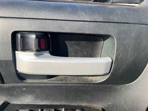 Used 2017 Toyota Tundra SR5 image 12