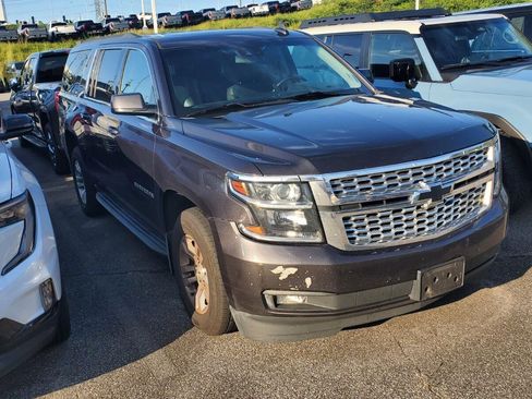 Used 2018 Chevrolet Suburban LT AWD/4WD image 2