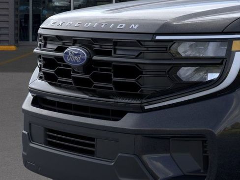 New 2025 Ford Expedition Active image 17