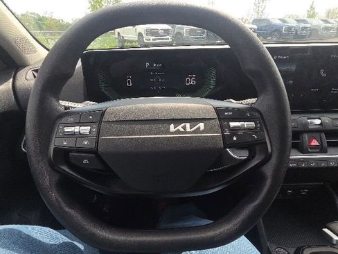 Used 2025 Kia K4 FWD image 31