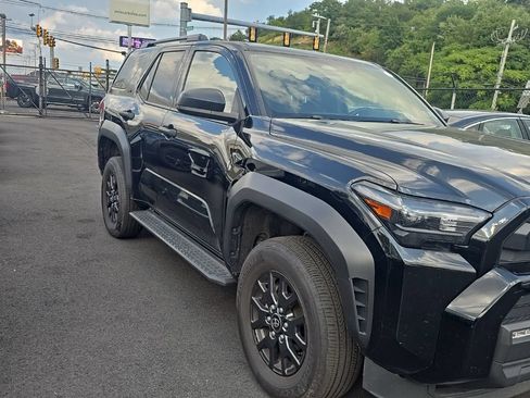 Used 2025 Toyota 4Runner SR5 AWD/4WD image 2