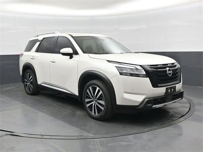 Used 2024 Nissan Pathfinder Platinum w/ Cargo Package