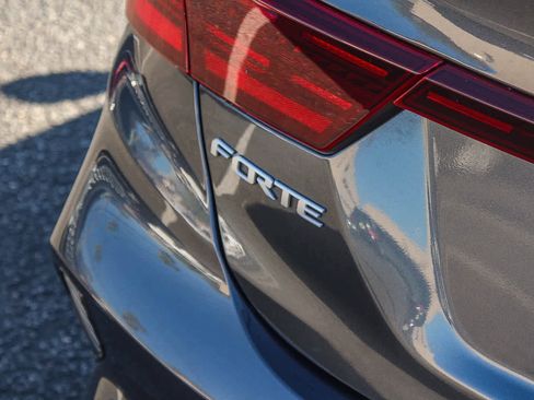 Used 2023 Kia Forte GT image 9