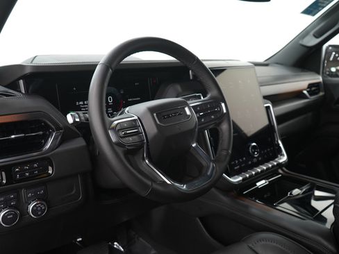 Used 2025 GMC Yukon XL Denali AWD/4WD image 28