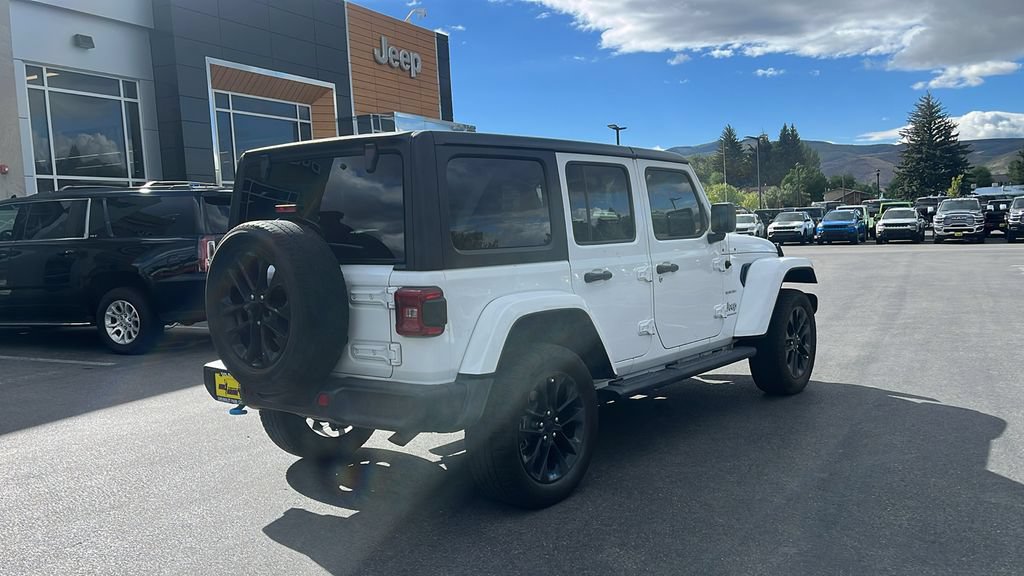 Used 2023 Jeep Wrangler Unlimited Sahara AWD/4WD image 3