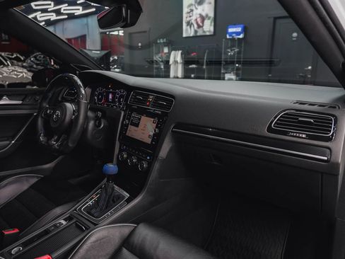 Used 2019 Volkswagen Golf 4-Door image 50