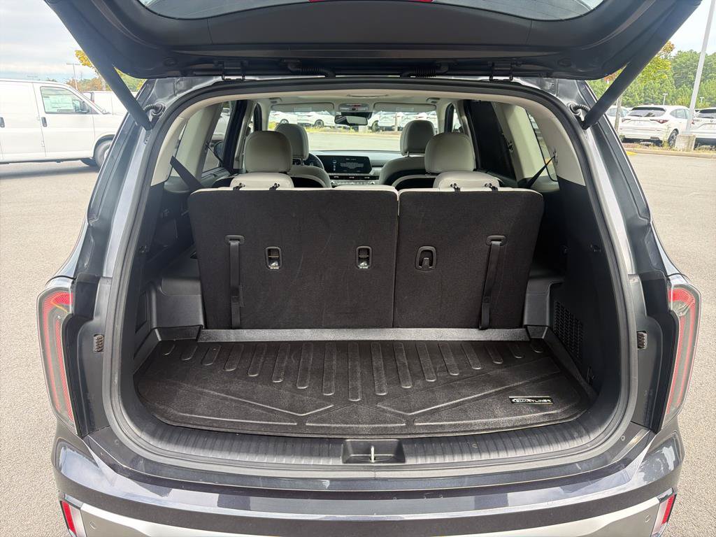 Used 2025 Kia Telluride EX w/ EX Captain's Chair Package AWD/4WD image 30