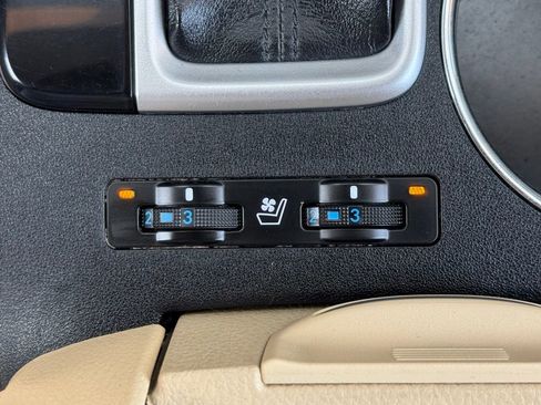 Used 2016 Toyota Highlander Limited Platinum AWD/4WD image 30