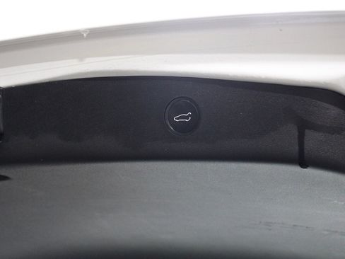 Used 2023 Tesla Model 3 Standard Range image 12