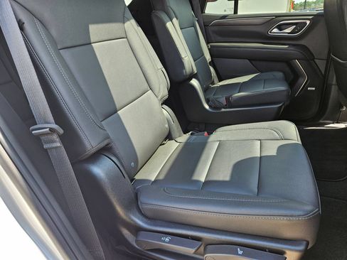 Used 2023 Chevrolet Tahoe Z71 w/ Luxury Package AWD/4WD image 31