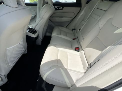 Used 2021 Volvo XC60 T5 Inscription w/ Protection Package FWD image 22