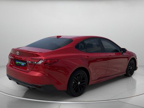 Used 2026 Toyota Camry SE FWD image 3