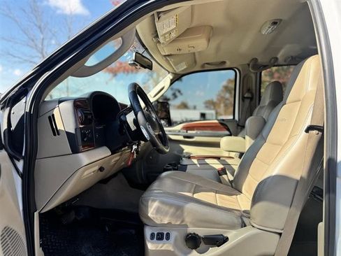 Used 2006 Ford F350 Lariat AWD/4WD image 12