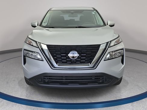 Certified 2022 Nissan Rogue SV image 2